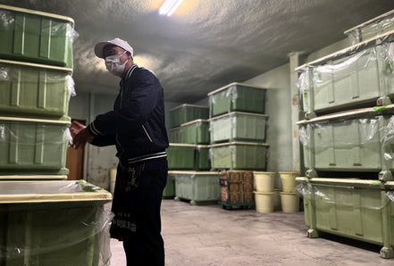 【和泉屋商店】和泉蔵味噌 お試しセット 赤みそ300g+白みそ300g｜長野県産・創業160年以上・ネコポス対応