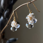 水晶・淡水パール・ムーンストーン天然石アクセサリー ピアス・イヤリング〈朝露〉｜meine freude