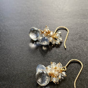 水晶・淡水パール・ムーンストーン天然石アクセサリー ピアス・イヤリング〈朝露〉｜meine freude